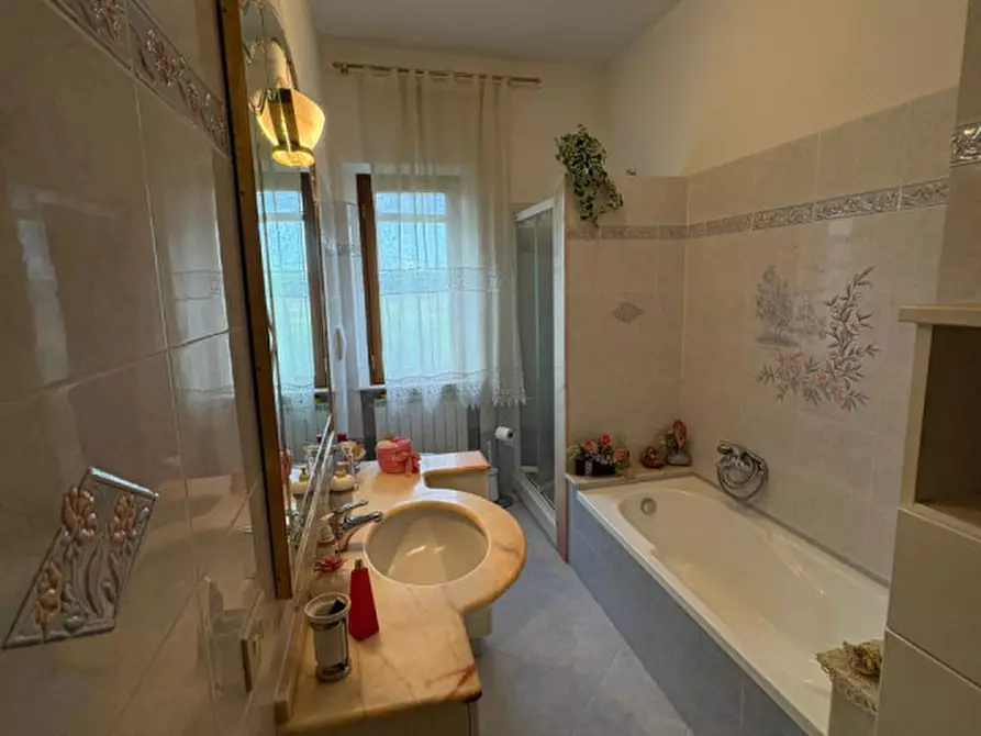 Immagine 12 di Casa indipendente in vendita  a Castiglione Del Lago