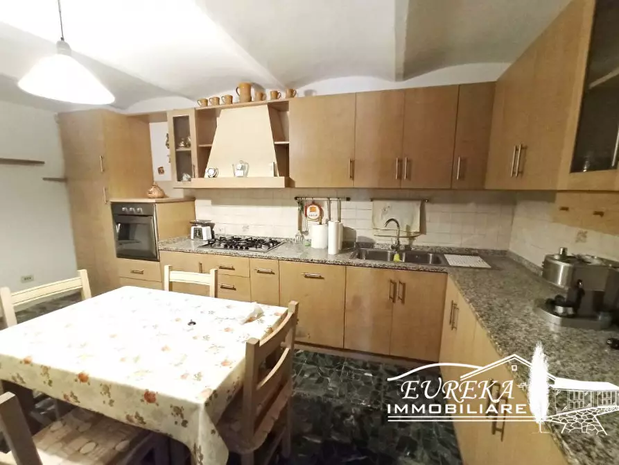 Immagine 14 di Casa indipendente in vendita  a Castiglione Del Lago
