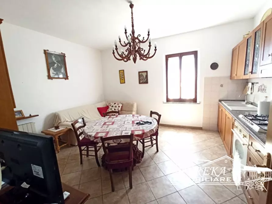 Immagine 17 di Casa indipendente in vendita  a Castiglione Del Lago