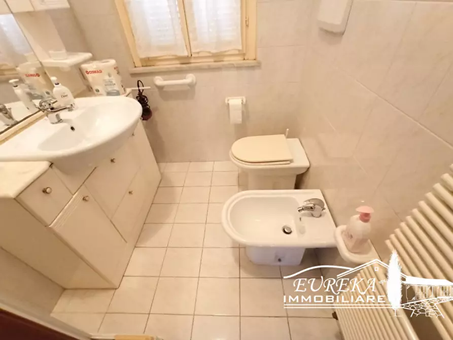 Immagine 22 di Casa indipendente in vendita  a Castiglione Del Lago