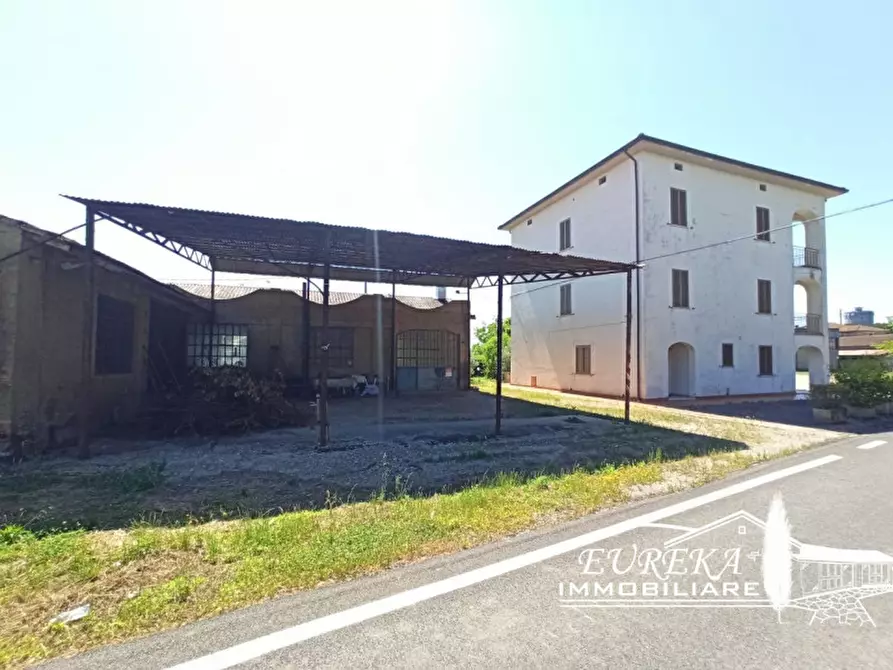 Immagine 26 di Casa indipendente in vendita  a Castiglione Del Lago