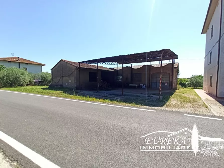 Immagine 28 di Casa indipendente in vendita  a Castiglione Del Lago