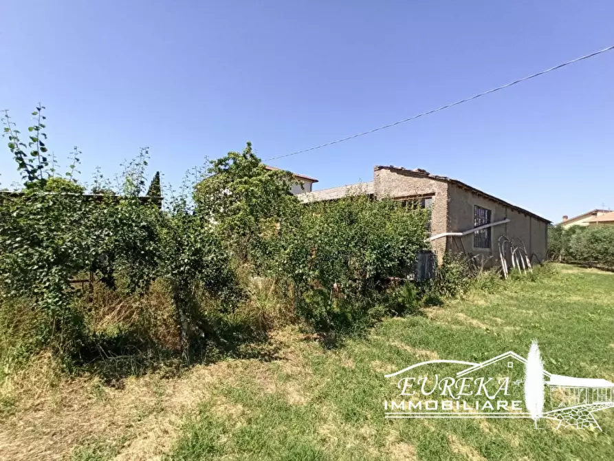 Immagine 30 di Casa indipendente in vendita  a Castiglione Del Lago