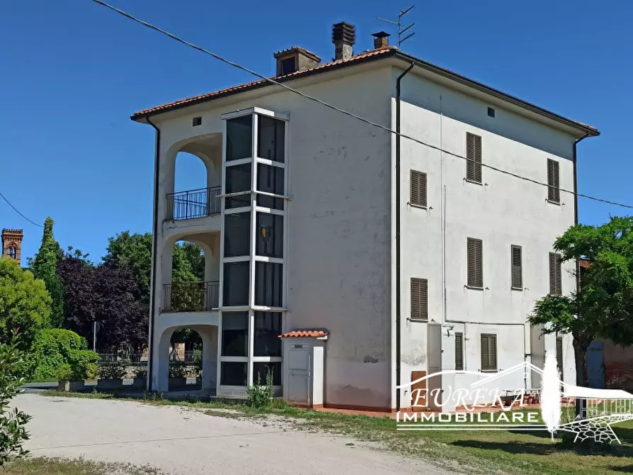 Immagine 33 di Casa indipendente in vendita  a Castiglione Del Lago