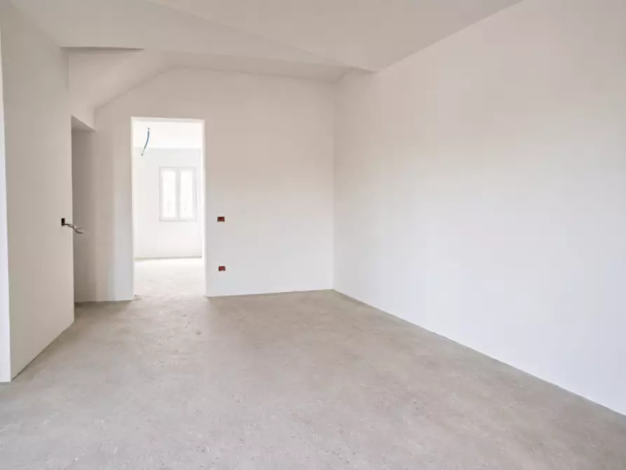 Immagine 1 di Casa indipendente in vendita  in Via Cinque Giornate di Milano a Prato