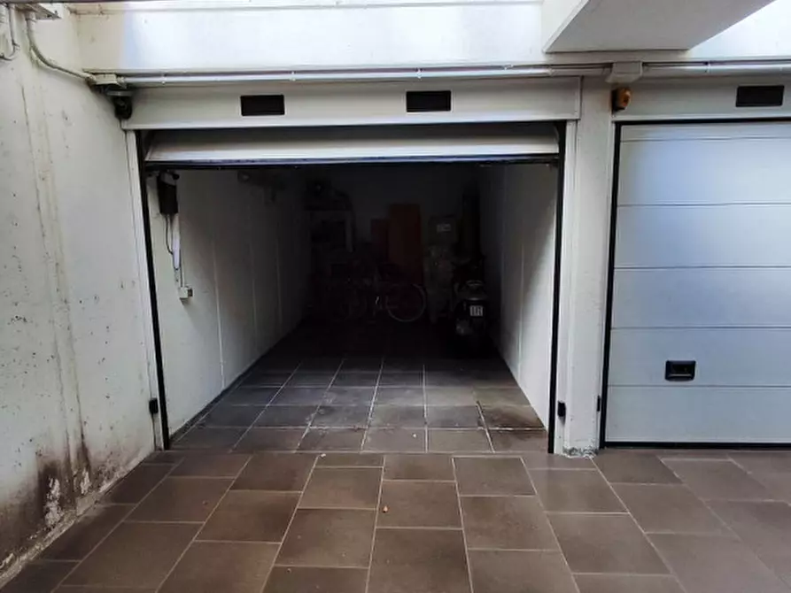 Immagine 3 di Garage in vendita  a Padova