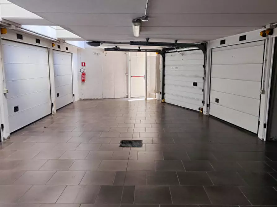 Immagine 4 di Garage in vendita  a Padova