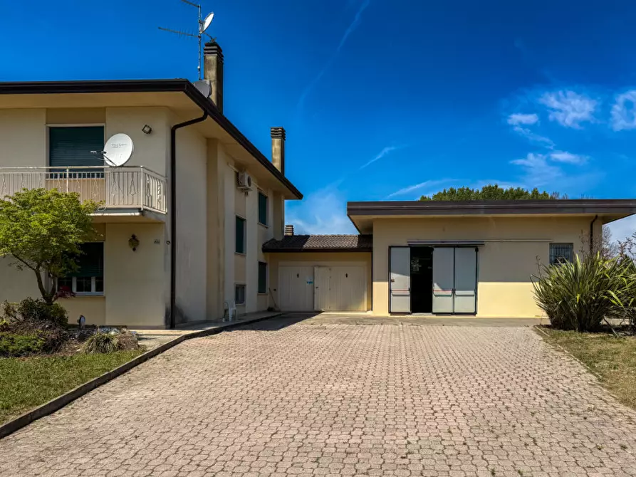 Immagine 1 di Casa bifamiliare in vendita  in Via Malcana a Trebaseleghe