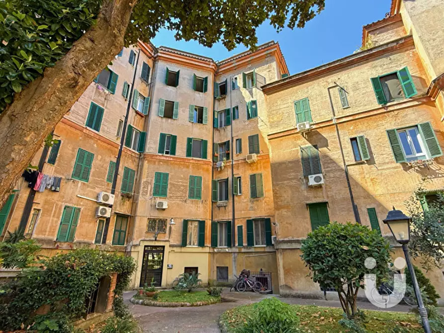 Immagine 25 di Attico in vendita  in Piazza Santa Maria Liberatrice a Roma