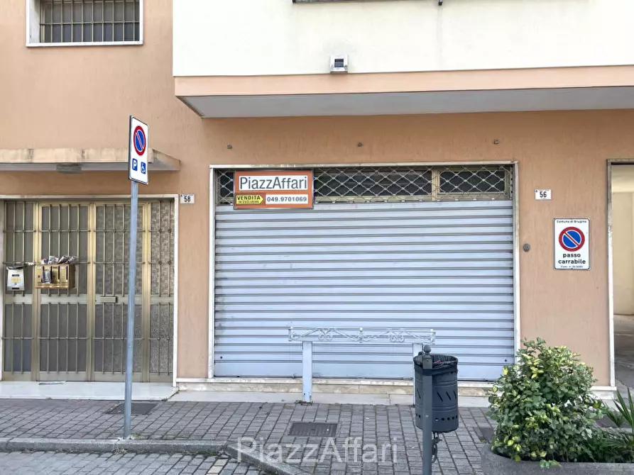 Immagine 1 di Negozio in vendita  in Via Roma a Brugine