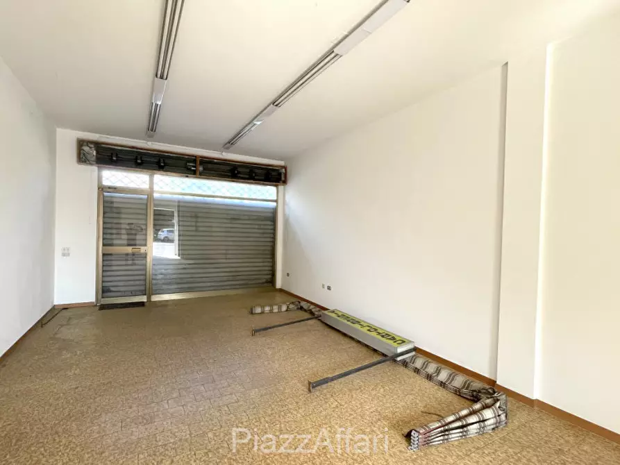 Immagine 6 di Negozio in vendita  in Via Roma a Brugine