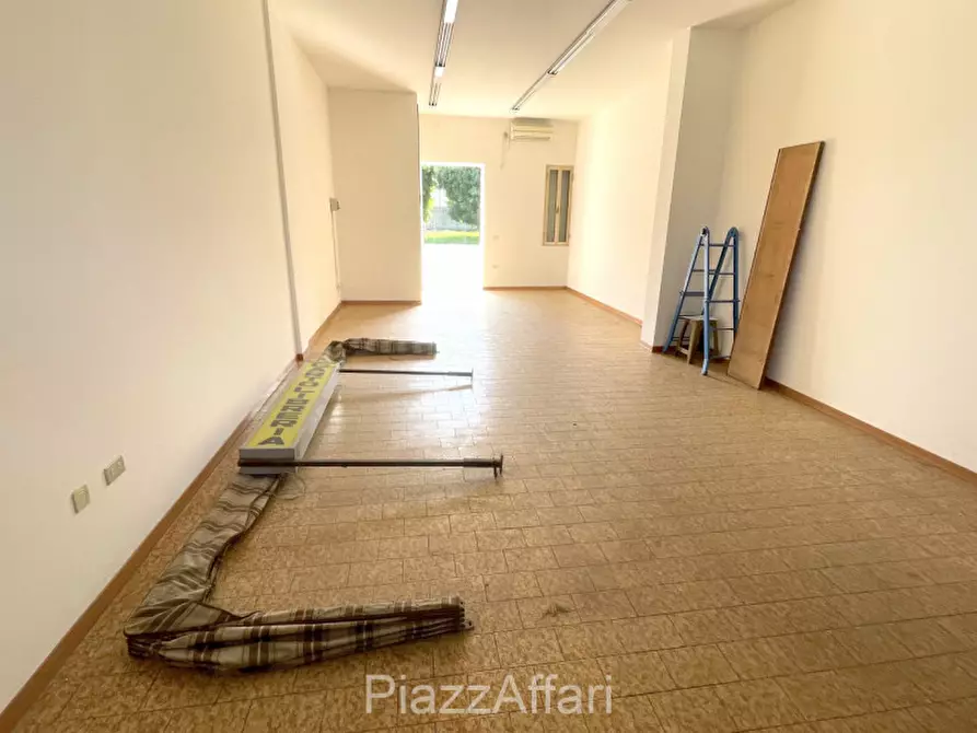 Immagine 7 di Negozio in vendita  in Via Roma a Brugine