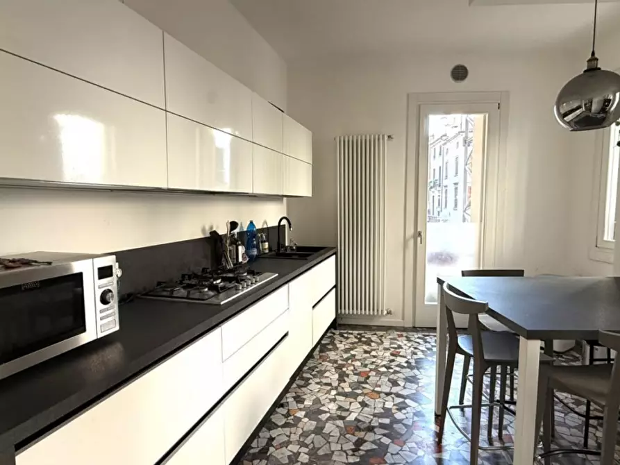 Immagine 1 di Appartamento in vendita  in Stradella del Garofolino a Vicenza