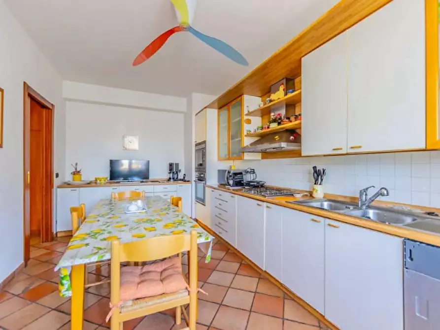 Immagine 19 di Casa bifamiliare in vendita  in Via dell'Ariete a Guidonia Montecelio