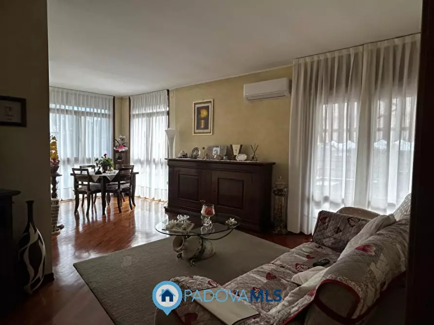 Immagine 4 di Appartamento in vendita  in VIA VINCIGUERRA a Padova