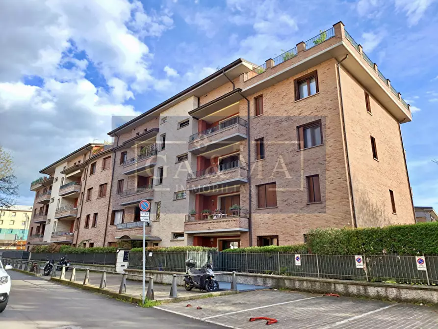 Immagine 1 di Appartamento in vendita  a Parma