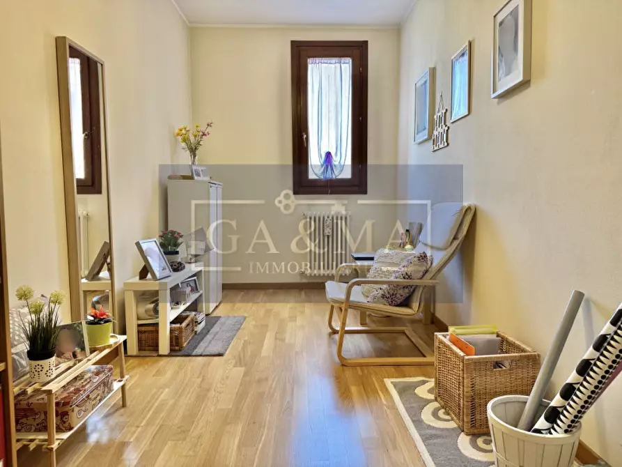Immagine 15 di Appartamento in vendita  a Parma