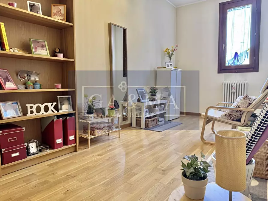 Immagine 17 di Appartamento in vendita  a Parma