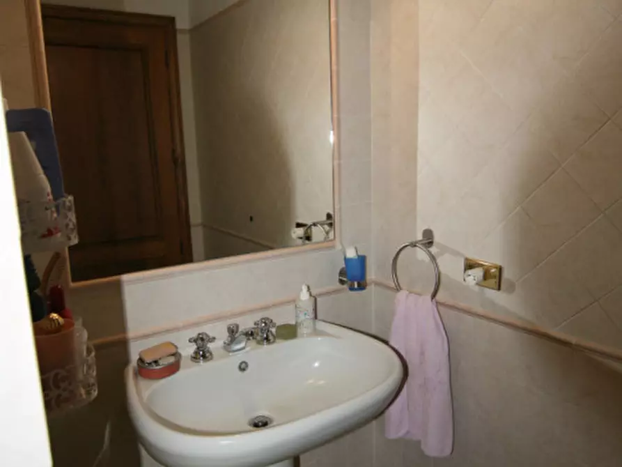 Immagine 12 di Appartamento in vendita  a Trequanda