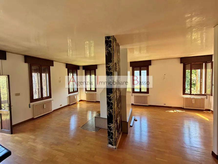 Immagine 1 di Casa bifamiliare in vendita  in via monte ASOLONE a Padova