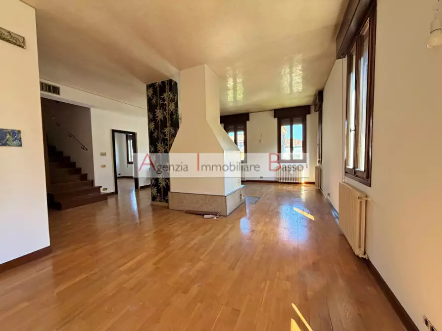 Immagine 3 di Casa bifamiliare in vendita  in via monte ASOLONE a Padova