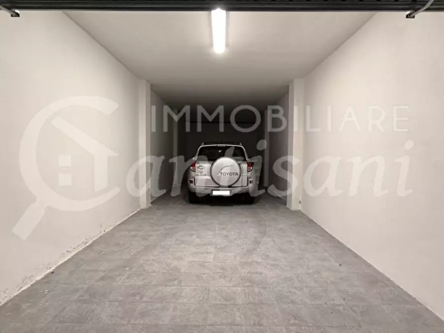 Immagine 1 di Garage in affitto  in Largo Michele Liverani a Firenze