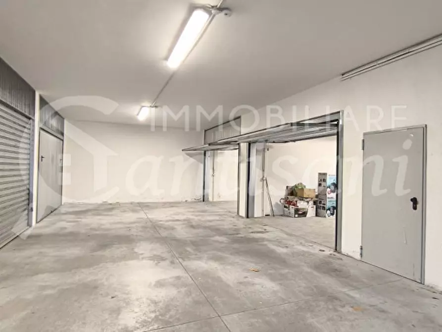 Immagine 22 di Garage in affitto  in Largo Michele Liverani a Firenze