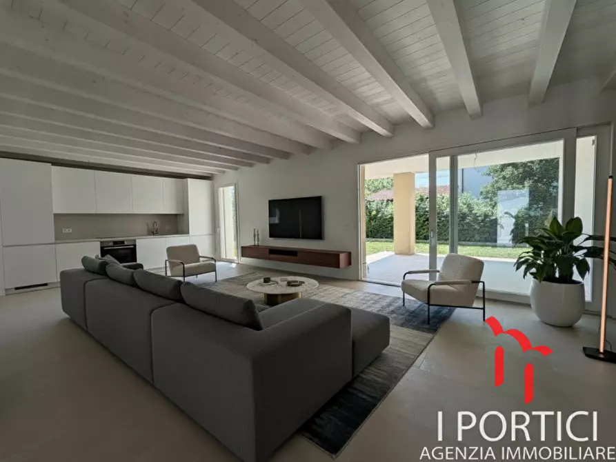 Immagine 1 di Villa in vendita  in via frattin a Scorzè