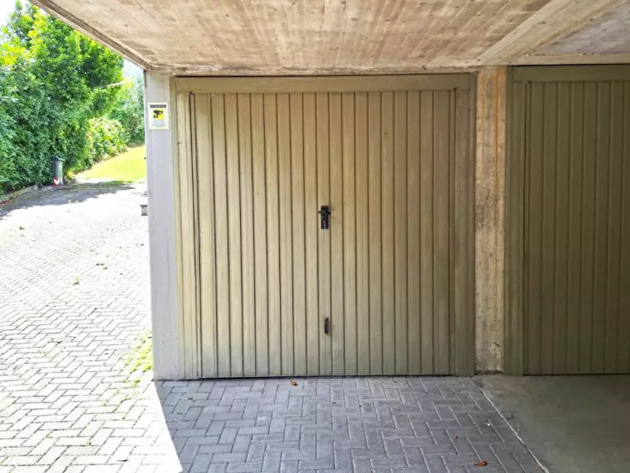 Immagine 1 di Posto auto in vendita  in Via Bellini, 1A, 47014 Meldola FC, Italia a Meldola
