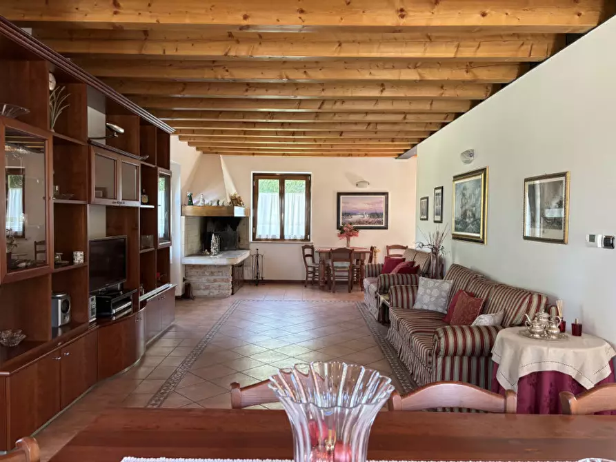 Immagine 3 di Villa in vendita  in Via Circonvallazione a Velo Veronese