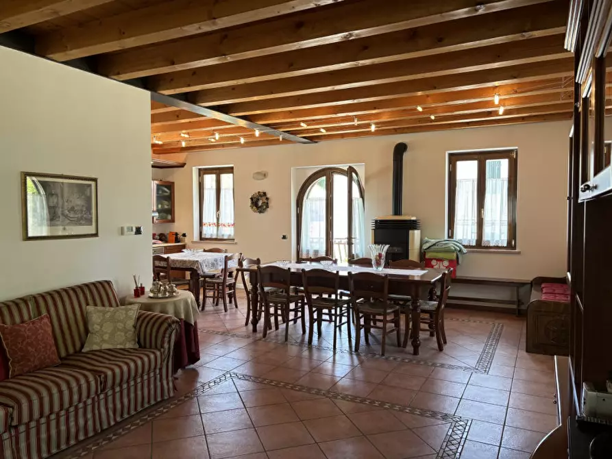 Immagine 5 di Villa in vendita  in Via Circonvallazione a Velo Veronese