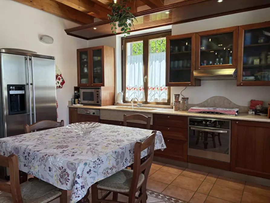 Immagine 6 di Villa in vendita  in Via Circonvallazione a Velo Veronese