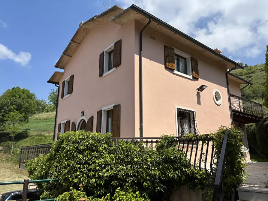 Immagine 27 di Villa in vendita  in Via Circonvallazione a Velo Veronese