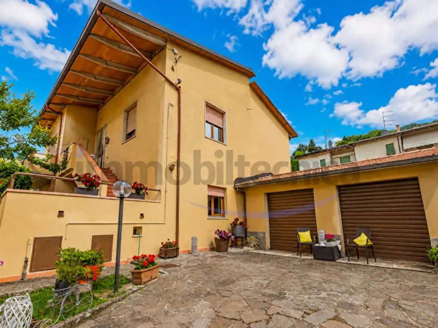 Immagine 2 di Casa bifamiliare in vendita  in Capolona a Capolona