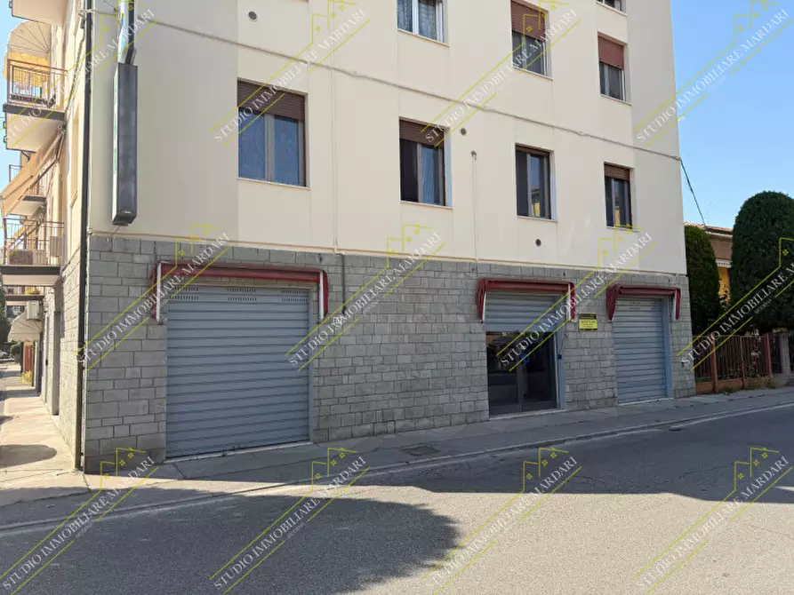 Immagine 3 di Attività commerciale in affitto  in Via Antonio Araldi 217 a Modena