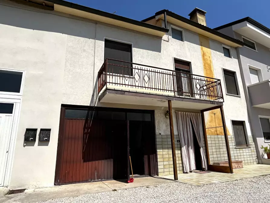 Immagine 10 di Villetta a schiera in vendita  in Via Belvedere a Villaga