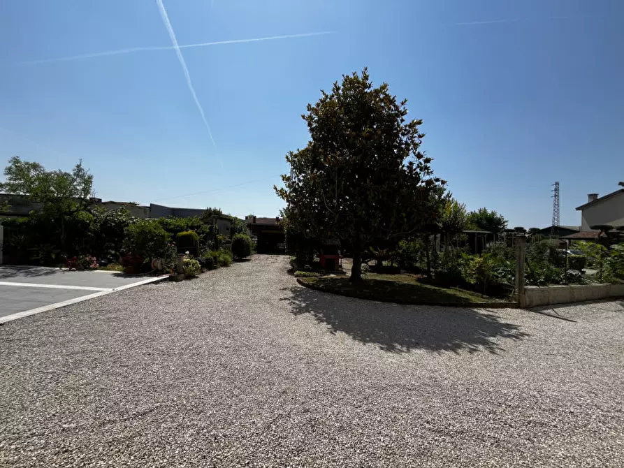 Immagine 40 di Villetta a schiera in vendita  in Via Belvedere a Villaga