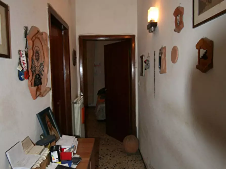 Immagine 10 di Casa indipendente in vendita  a Montalcino