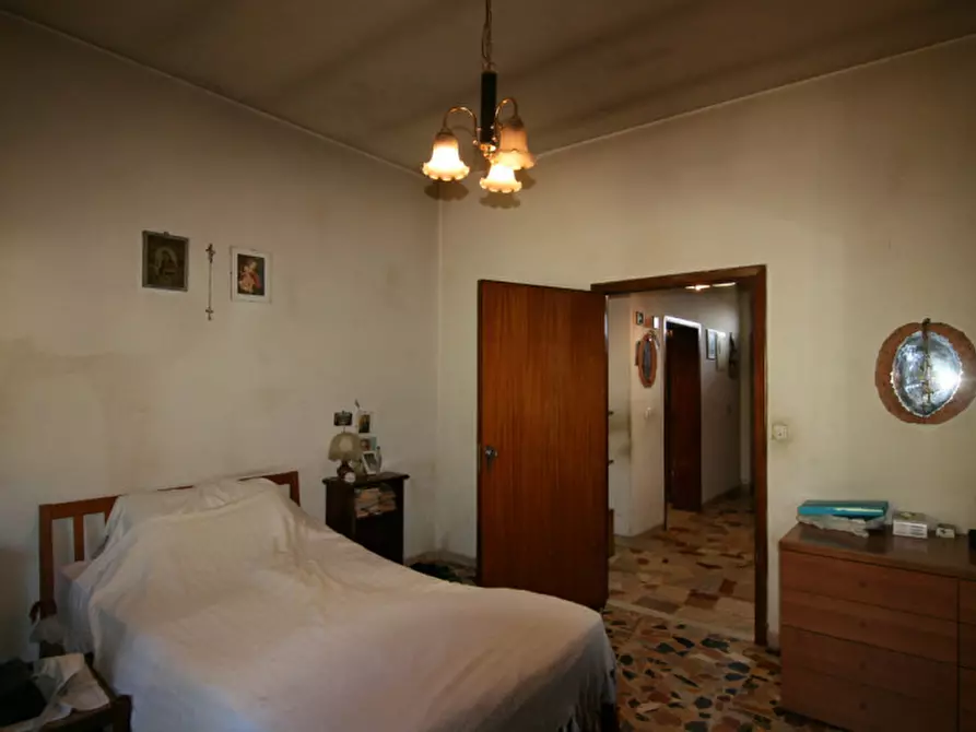 Immagine 35 di Casa indipendente in vendita  a Montalcino