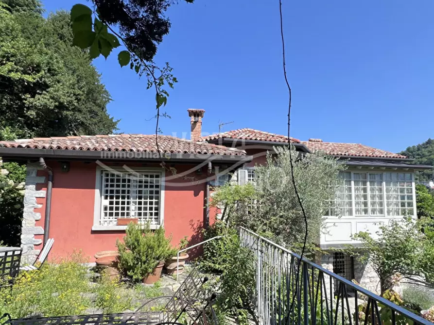 Immagine 7 di Villa in vendita  in Via Achille Sacchi 9 a Como