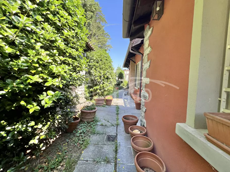 Immagine 8 di Villa in vendita  in Via Achille Sacchi 9 a Como