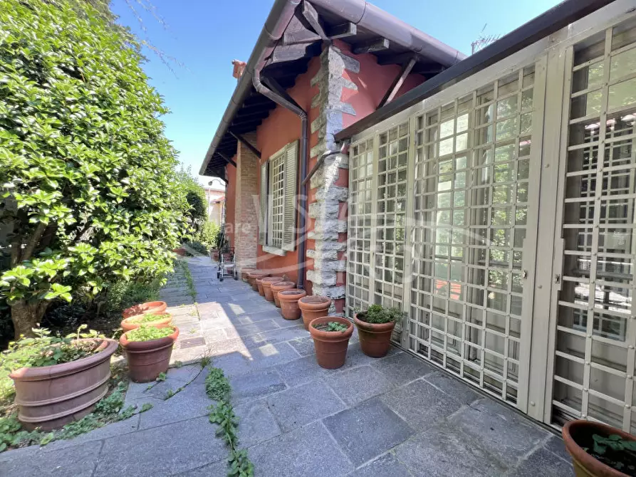 Immagine 9 di Villa in vendita  in Via Achille Sacchi 9 a Como