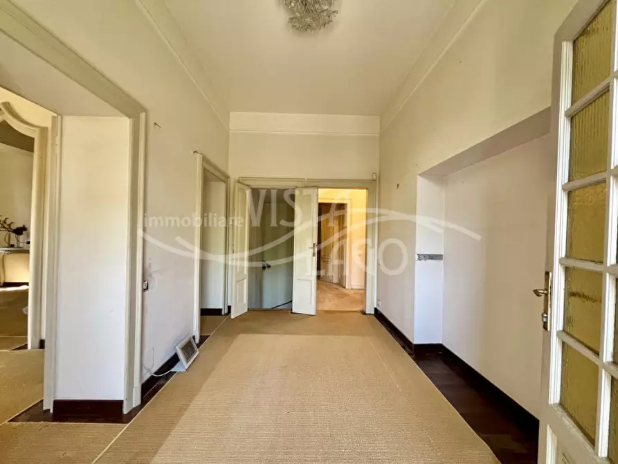 Immagine 11 di Villa in vendita  in Via Achille Sacchi 9 a Como