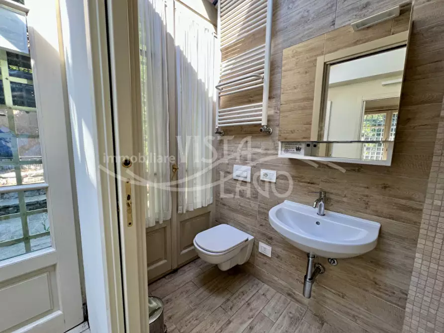 Immagine 16 di Villa in vendita  in Via Achille Sacchi 9 a Como