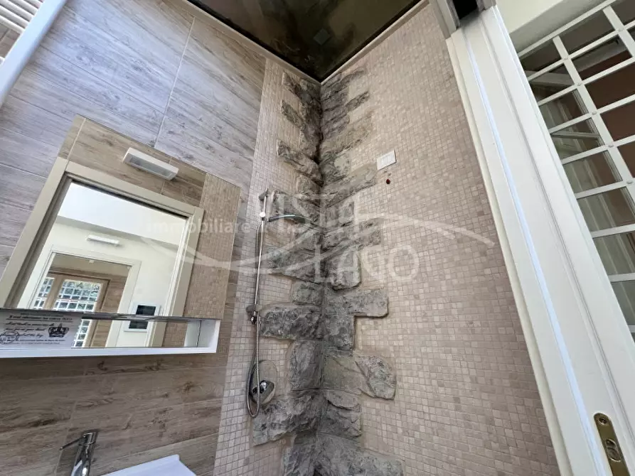 Immagine 17 di Villa in vendita  in Via Achille Sacchi 9 a Como