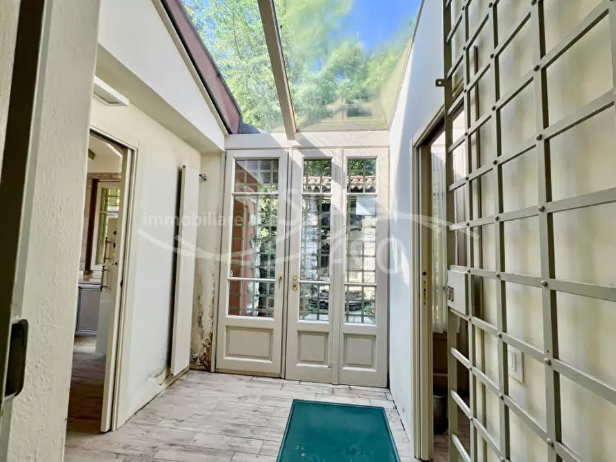 Immagine 18 di Villa in vendita  in Via Achille Sacchi 9 a Como