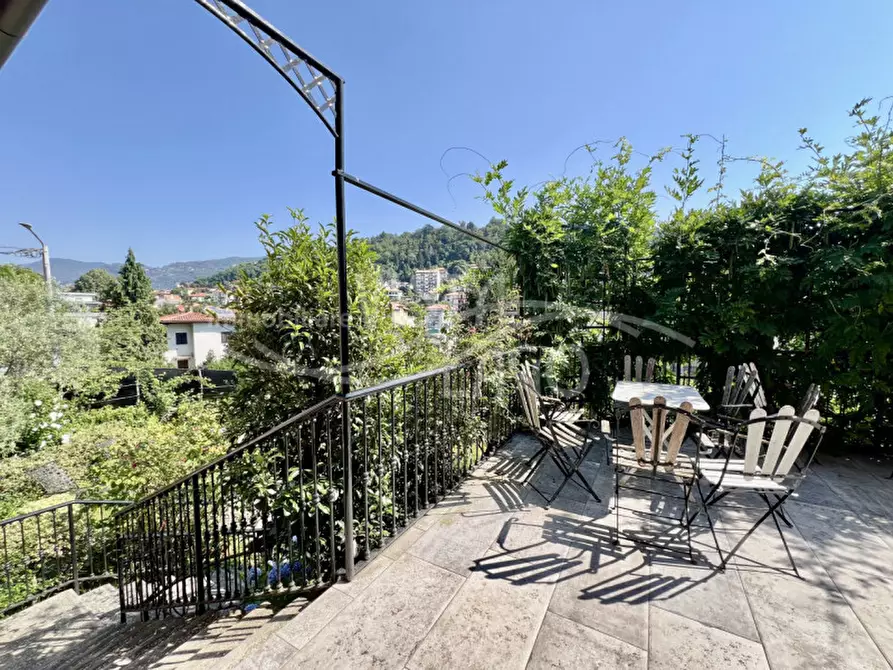 Immagine 39 di Villa in vendita  in Via Achille Sacchi 9 a Como