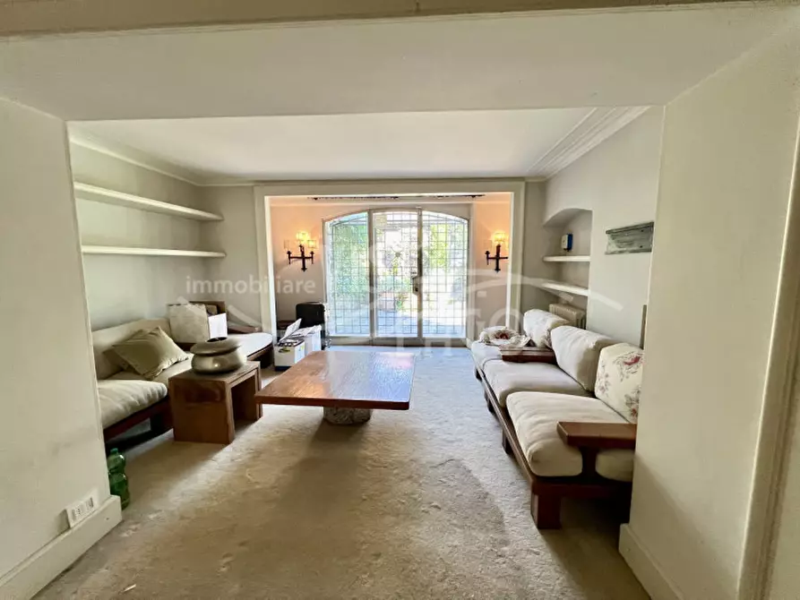 Immagine 42 di Villa in vendita  in Via Achille Sacchi 9 a Como