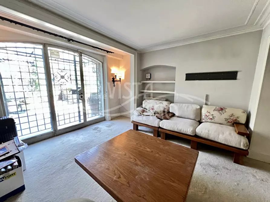 Immagine 43 di Villa in vendita  in Via Achille Sacchi 9 a Como