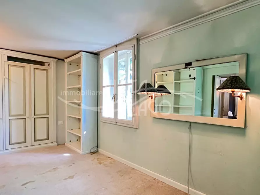 Immagine 46 di Villa in vendita  in Via Achille Sacchi 9 a Como